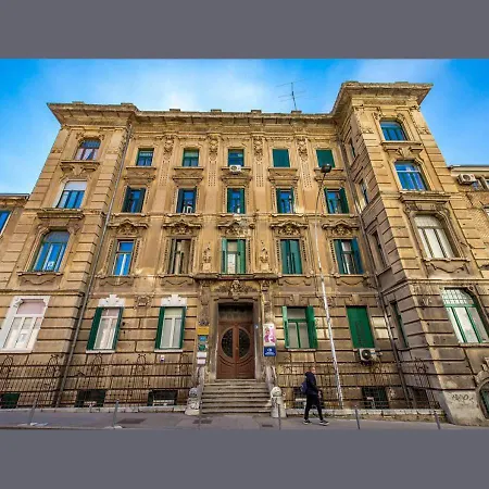 Center Vibes Lux Apartament *