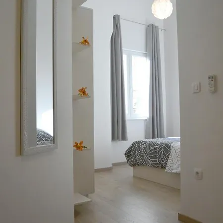 Center Vibes Lux Apartment *