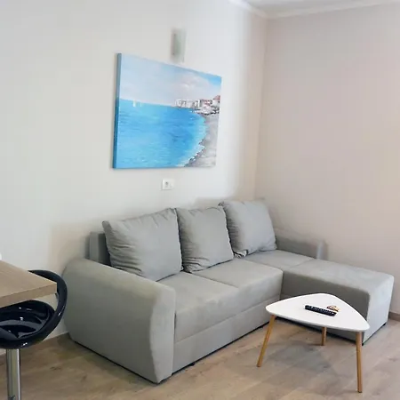 Center Vibes Lux Apartment